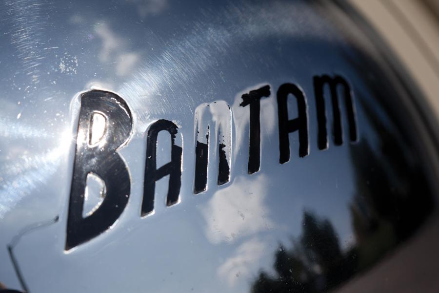 Детали экстерьера American Bantam Convertible Coupe 1941 года  (фото 4 из 24)